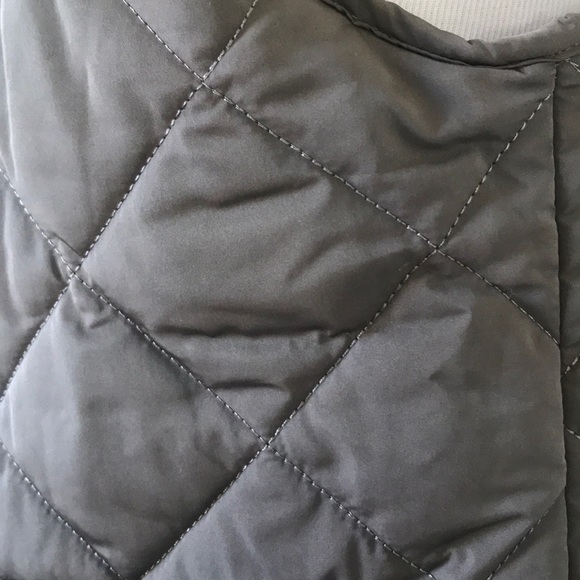 Reversible quilted vest - Picture 10 of 10